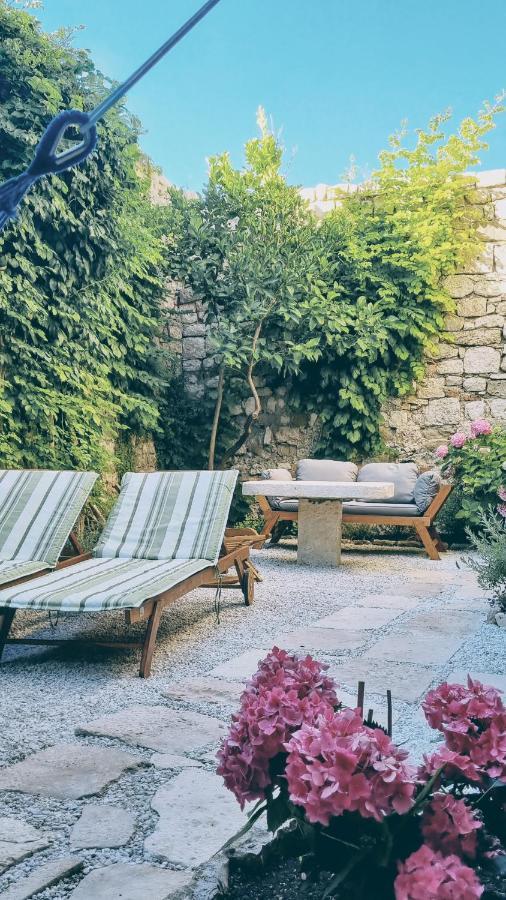 Rector'S Villa - Charming Retreat In Old Town With Jacuzzi In Private Courtyard Rab Town Exterior foto