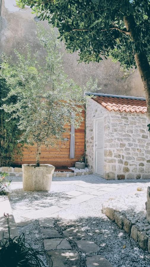 Rector'S Villa - Charming Retreat In Old Town With Jacuzzi In Private Courtyard Rab Town Exterior foto